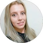 Claudia, paciente de Carlos Acevedo Odontología